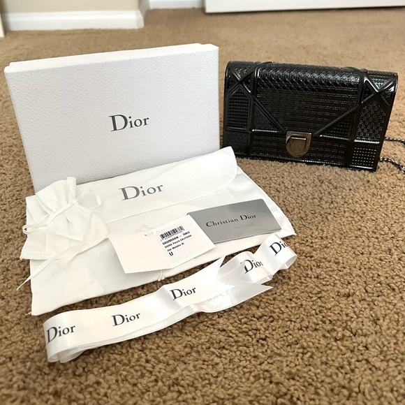 Christian Dior Metallic Patent Micro-Cannage Diorama Wallet on Chain Pouch, Gray - Picture 10 of 16